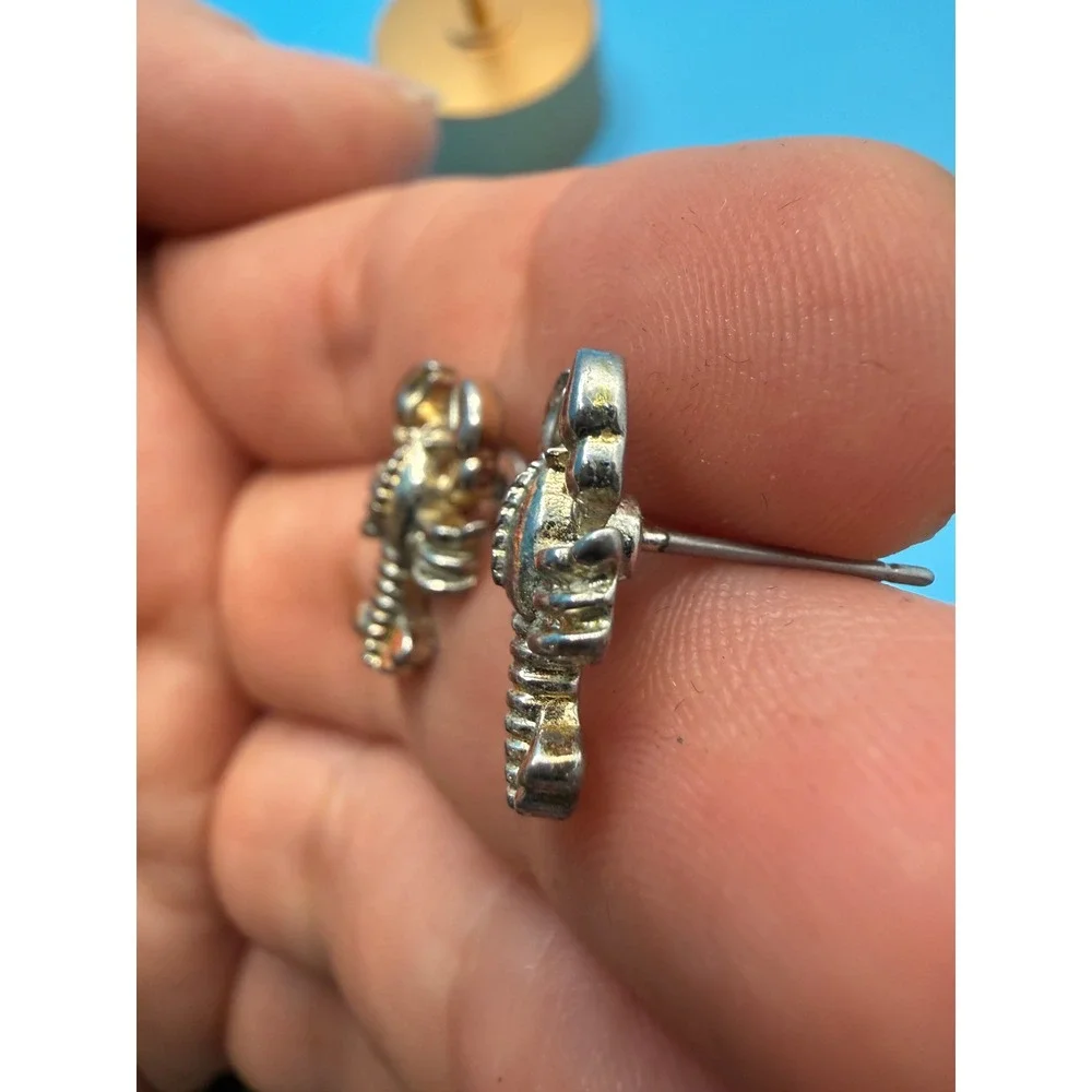 Silver Tone Lobster Stud Earrings Nautical Coastal Beach Jewelry Small Tiny‎